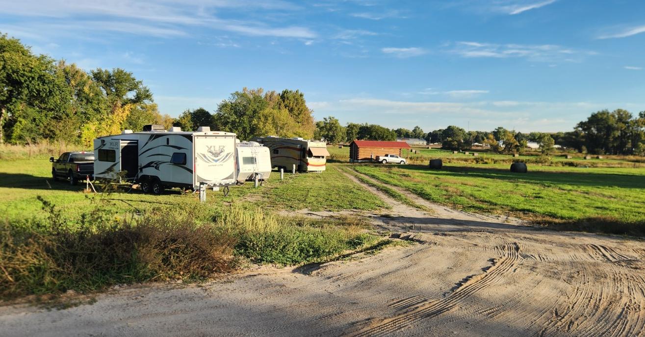 Convenient lodging in Thedford including the Roadside Inn, with nearby options like the Redwood Inn in Halsey